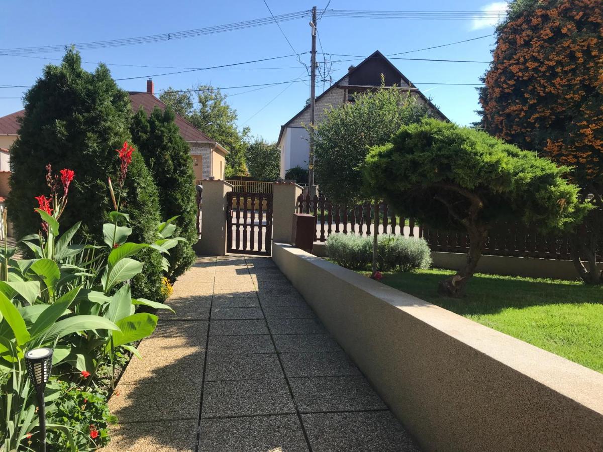 Apartman Tinasol Mosonmagyarovar Exterior photo